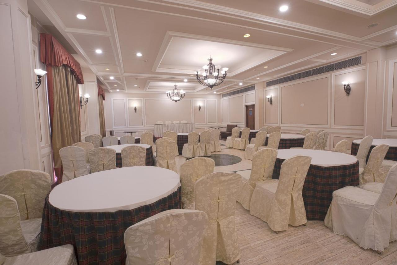 Hotel Le Castle Rudrapur Екстериор снимка