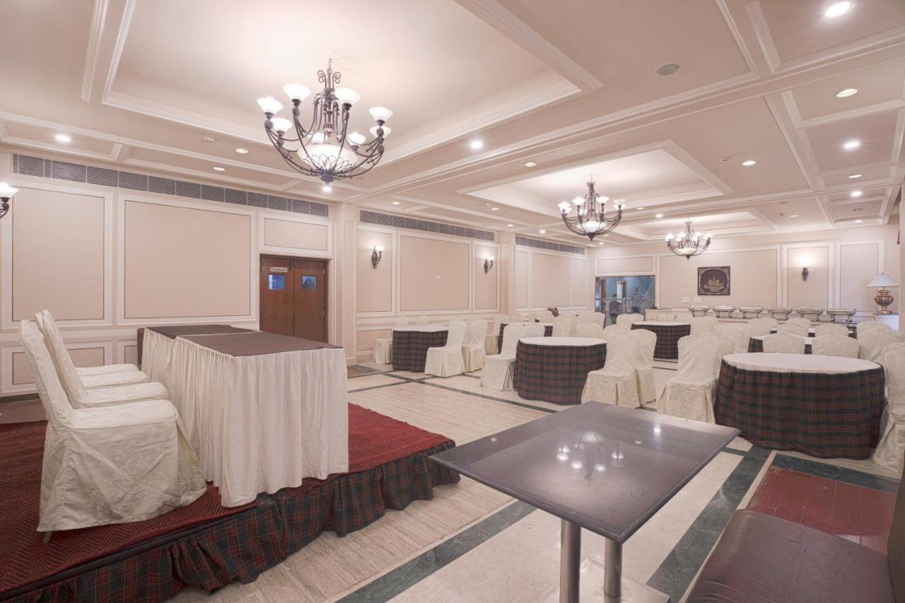 Hotel Le Castle Rudrapur Екстериор снимка