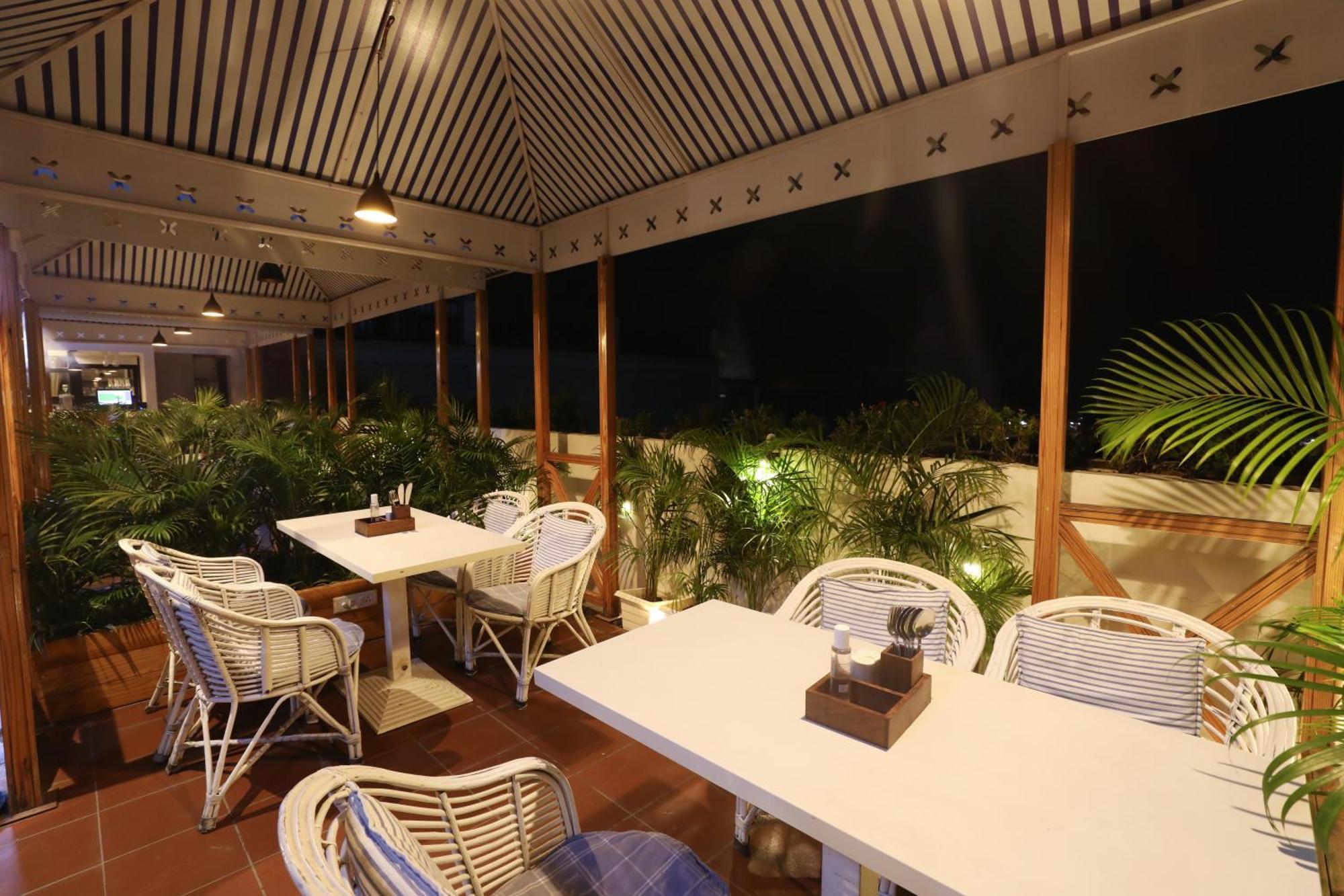 Hotel Le Castle Rudrapur Екстериор снимка