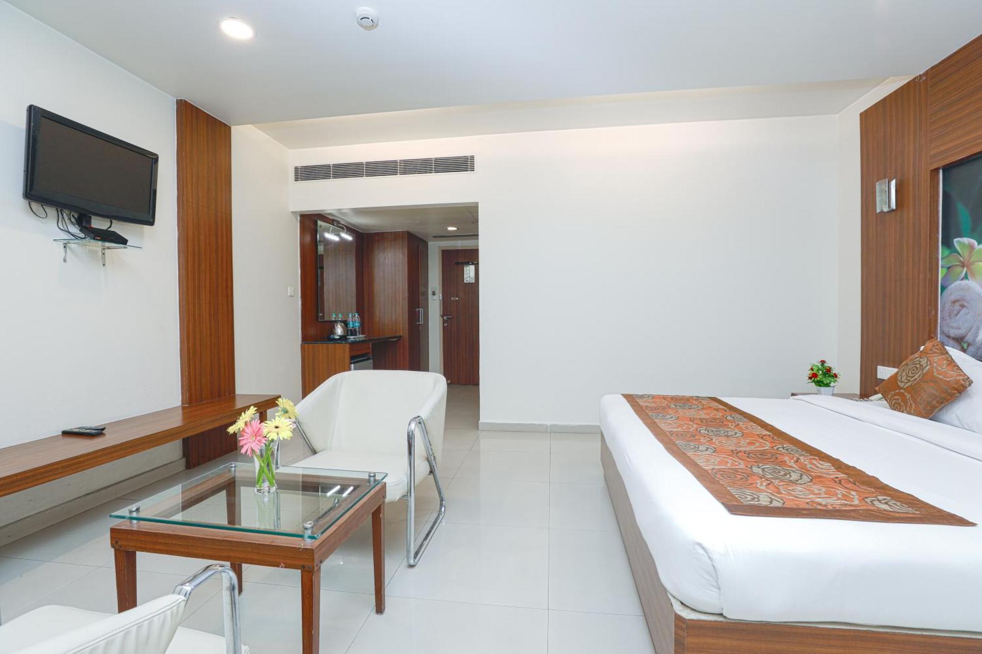Hotel Le Castle Rudrapur Екстериор снимка