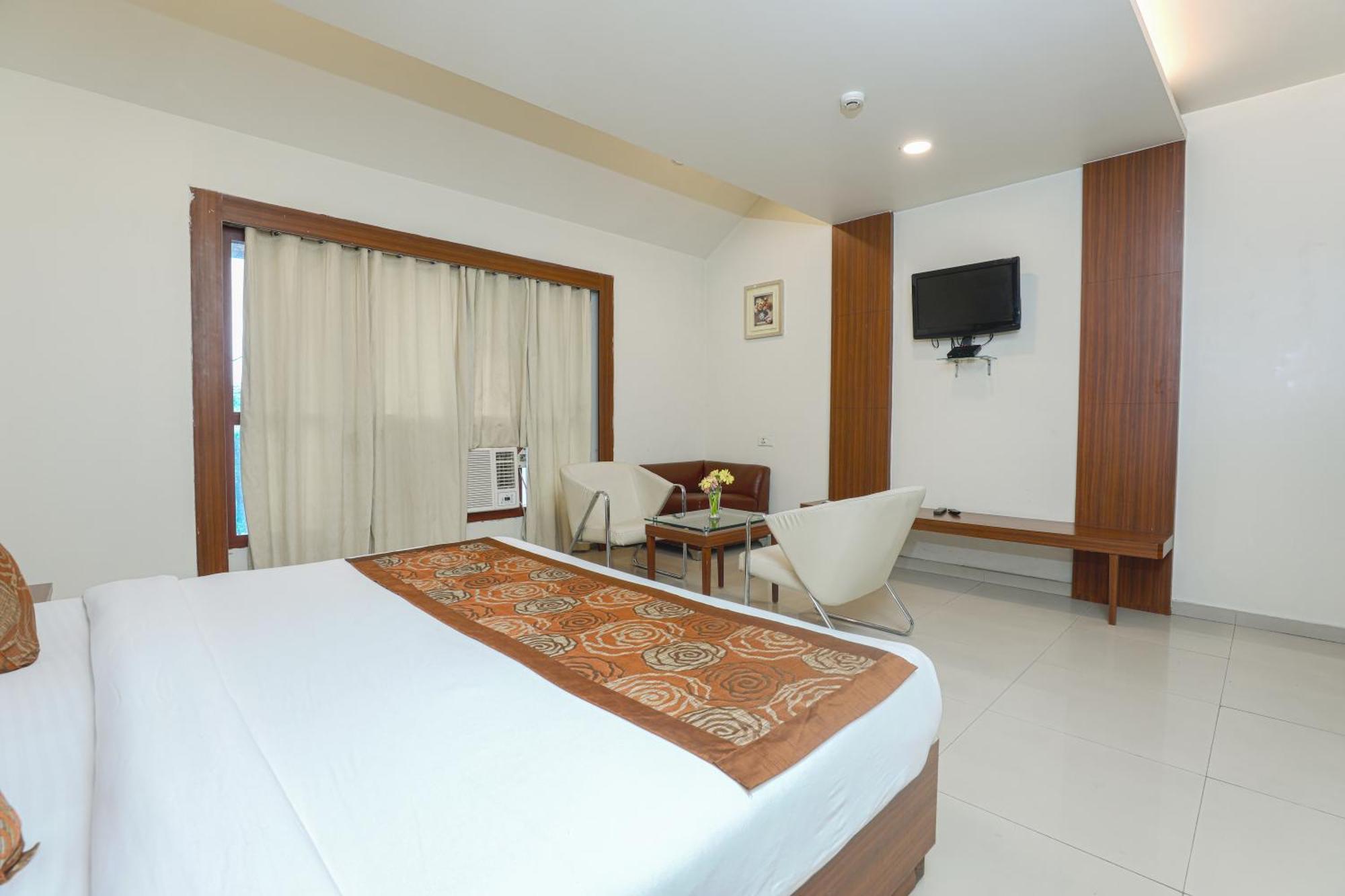 Hotel Le Castle Rudrapur Екстериор снимка