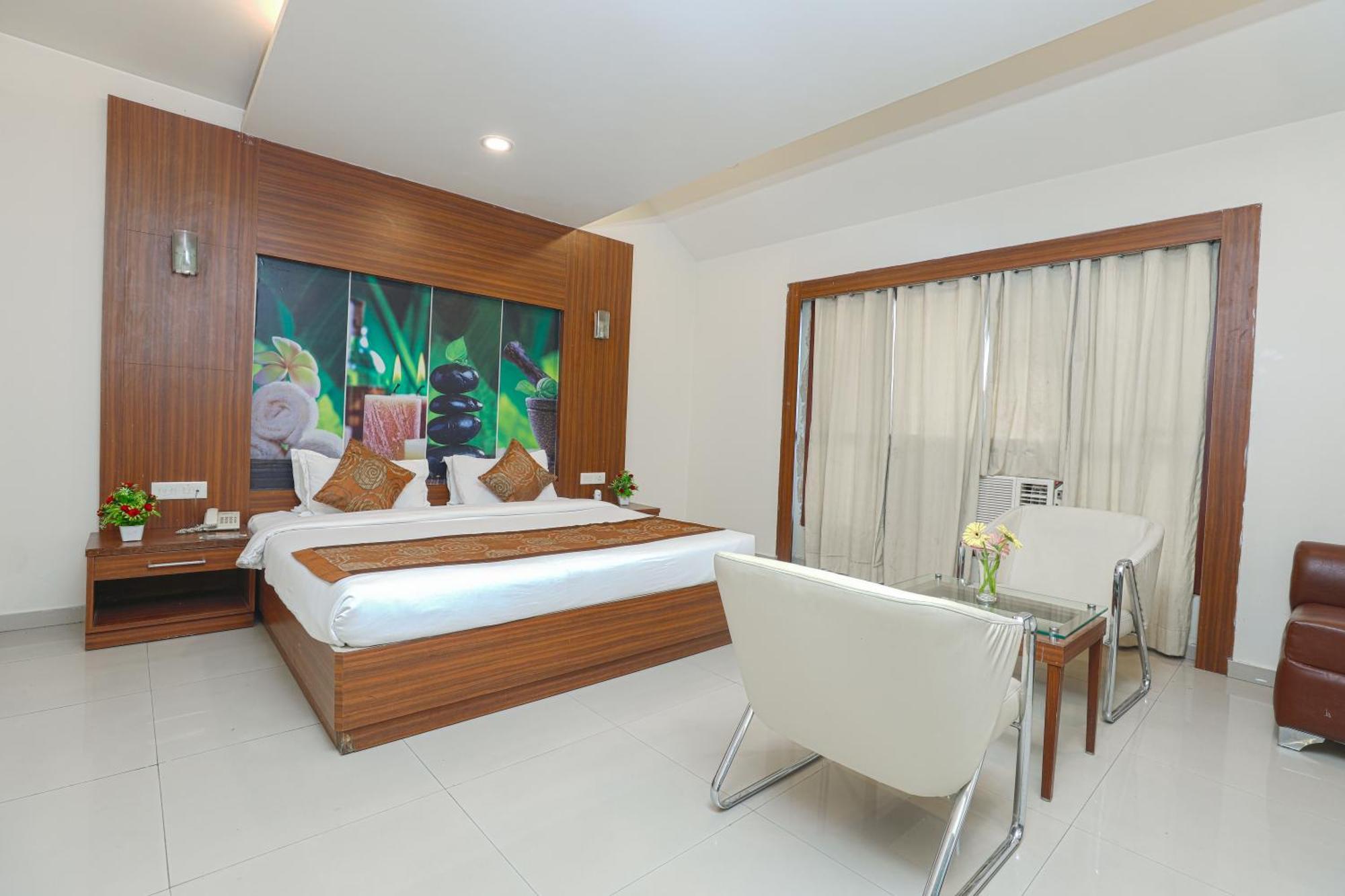 Hotel Le Castle Rudrapur Екстериор снимка