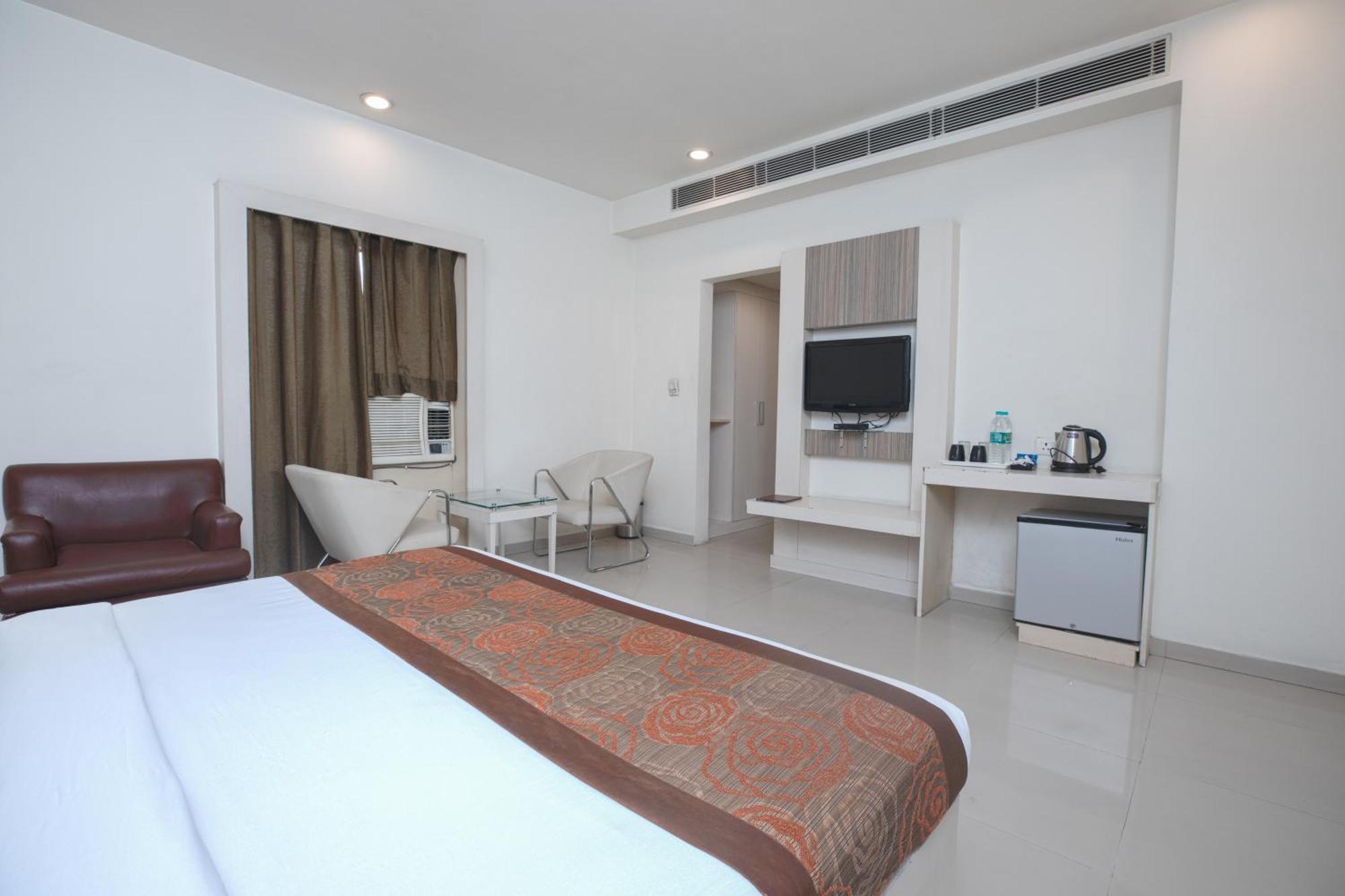 Hotel Le Castle Rudrapur Екстериор снимка